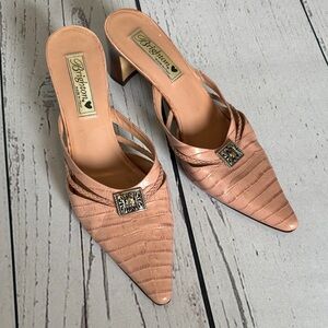 Brighton Women's Peach Croc Heels 9M